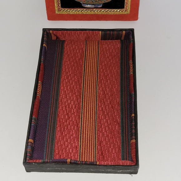 Floral Decorative Box with Red Border Fabric Lined Box - Picture 4 of 7